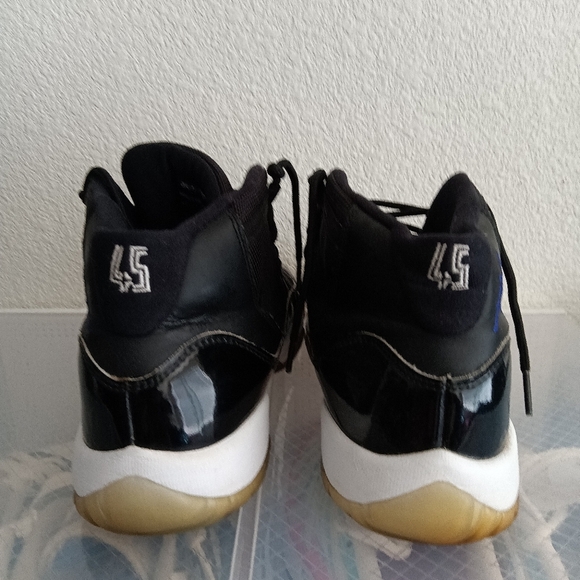 Retro Space Jam 2016 - Jordan 11 - Picture 5 of 9